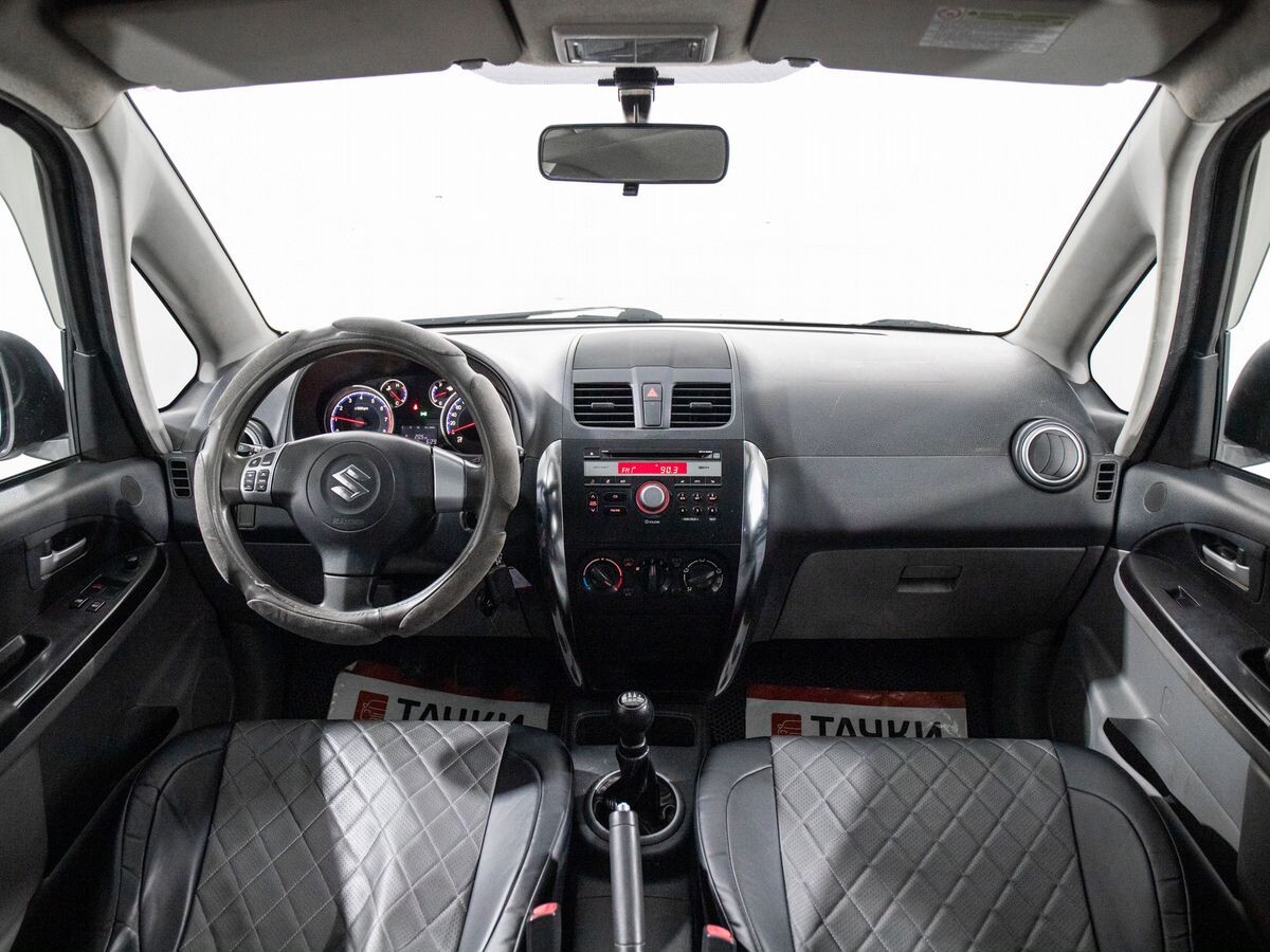 Suzuki SX4 2011 - фото автомобиля