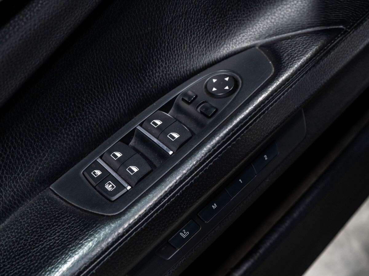 BMW 7 серии 2012 - фото автомобиля