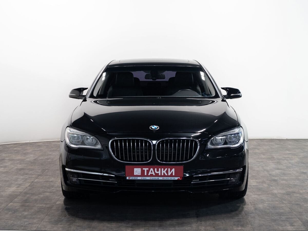 BMW 7 серии 2012 - фото автомобиля