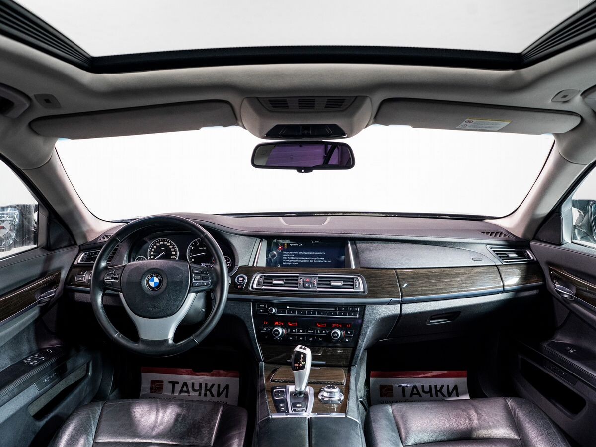 BMW 7 серии 2012 - фото автомобиля