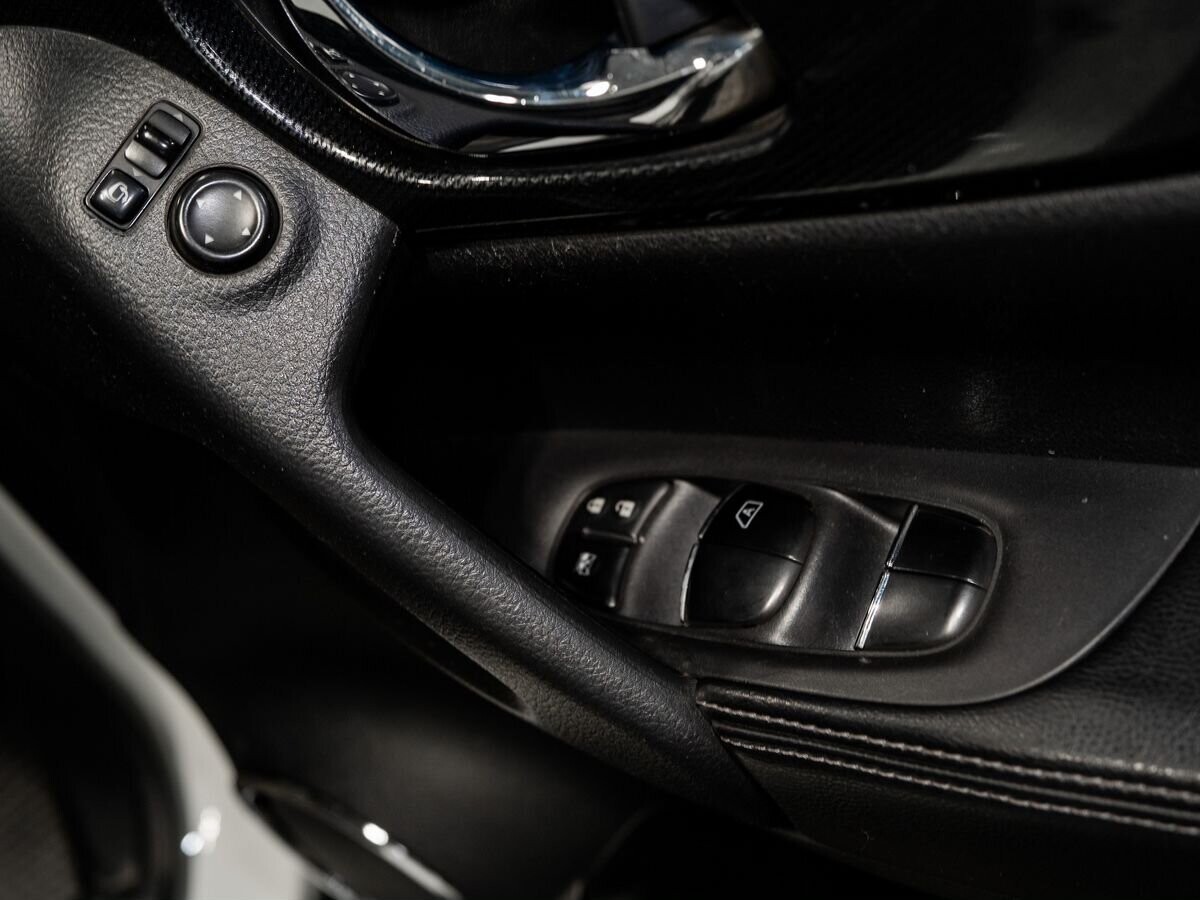 Nissan X-Trail 2017 - фото автомобиля