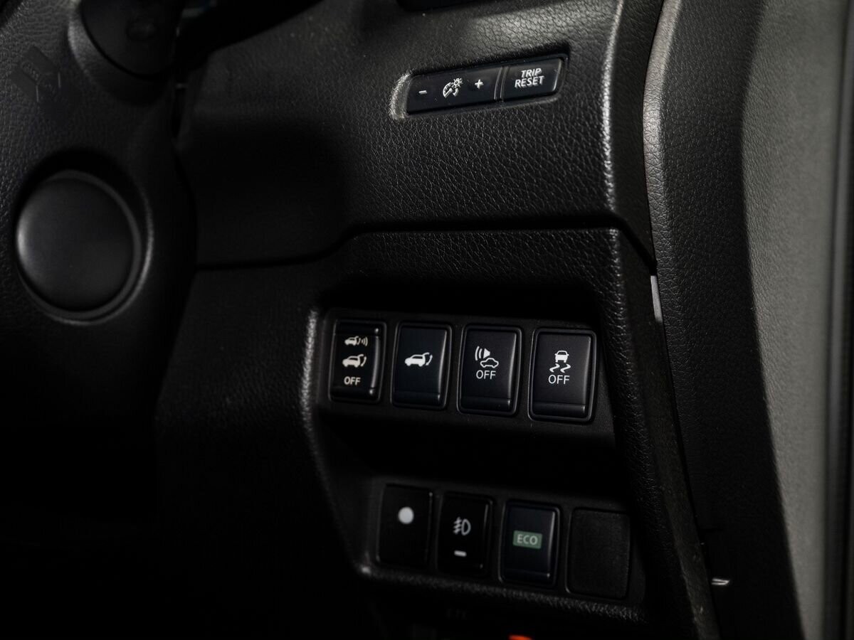 Nissan X-Trail 2017 - фото автомобиля