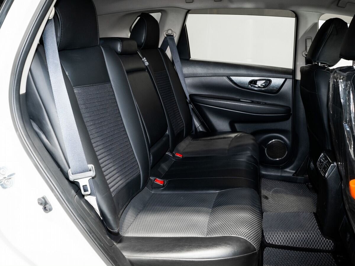 Nissan X-Trail 2017 - фото автомобиля