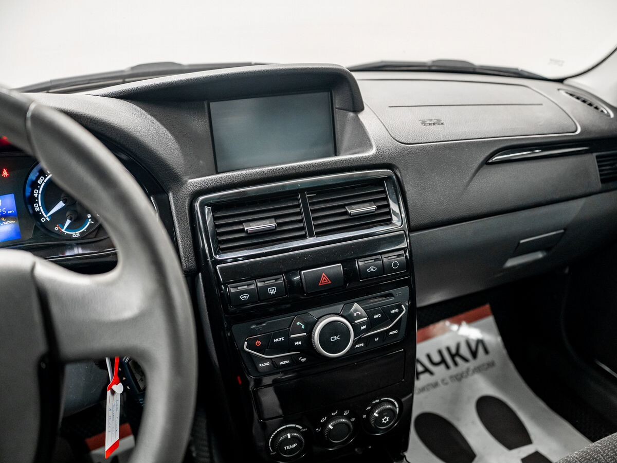 Lada (ВАЗ) Priora 2014 - фото автомобиля