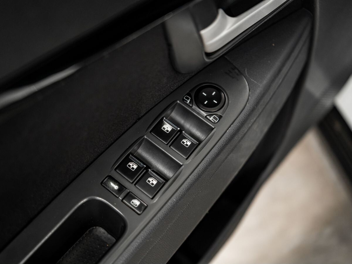 Lada (ВАЗ) Priora 2014 - фото автомобиля