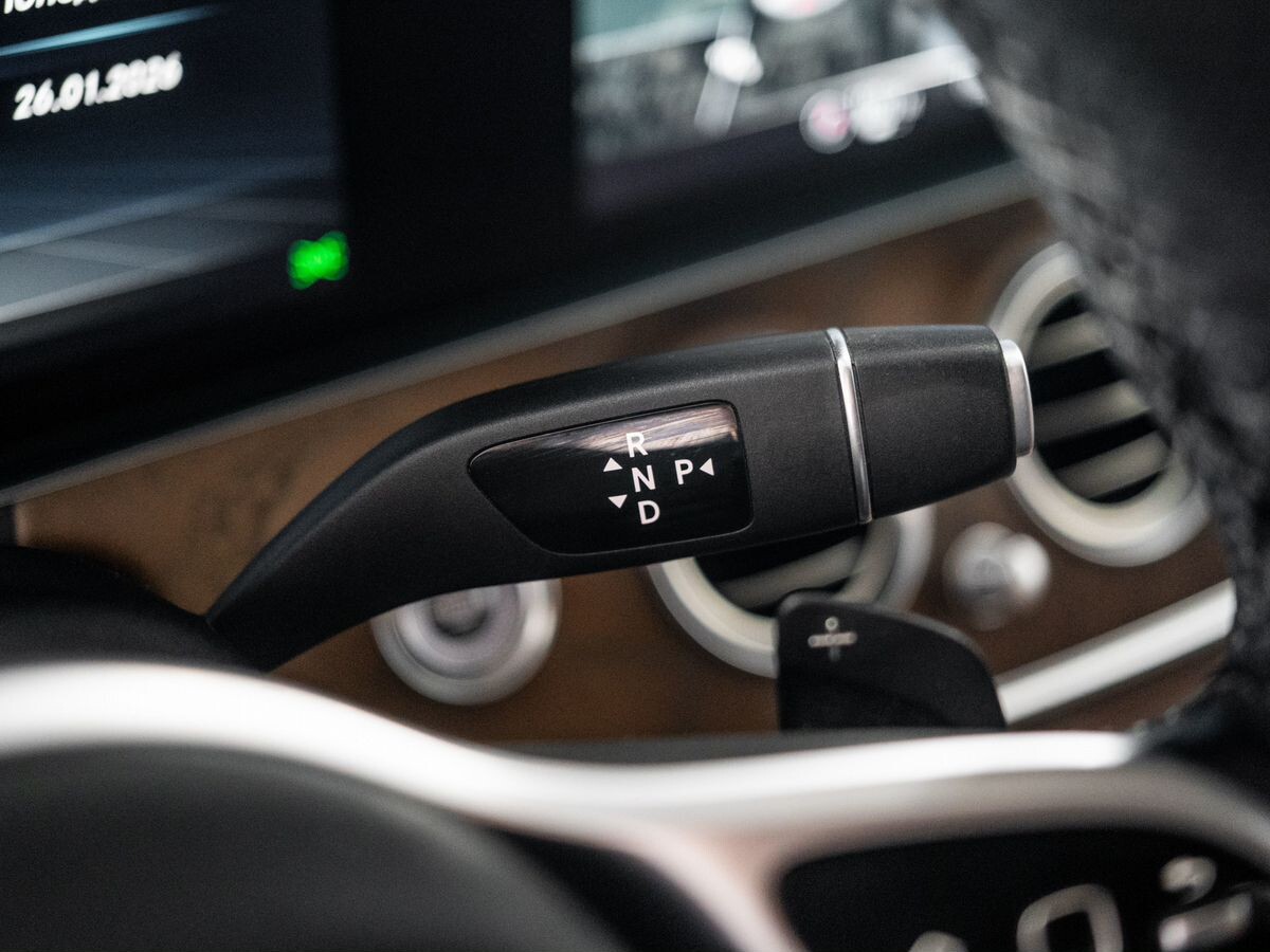 Mercedes-Benz E-Класс 2018 - фото автомобиля