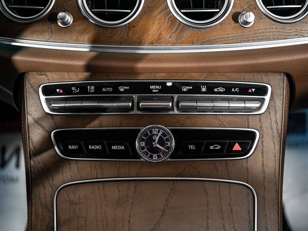 Mercedes-Benz E-Класс 2018 - фото автомобиля