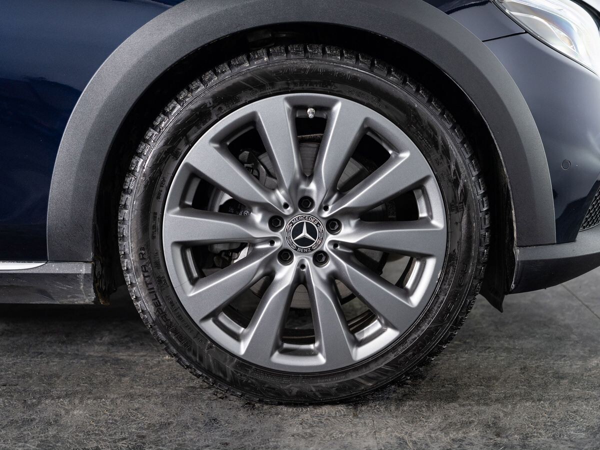 Mercedes-Benz E-Класс 2018 - фото автомобиля