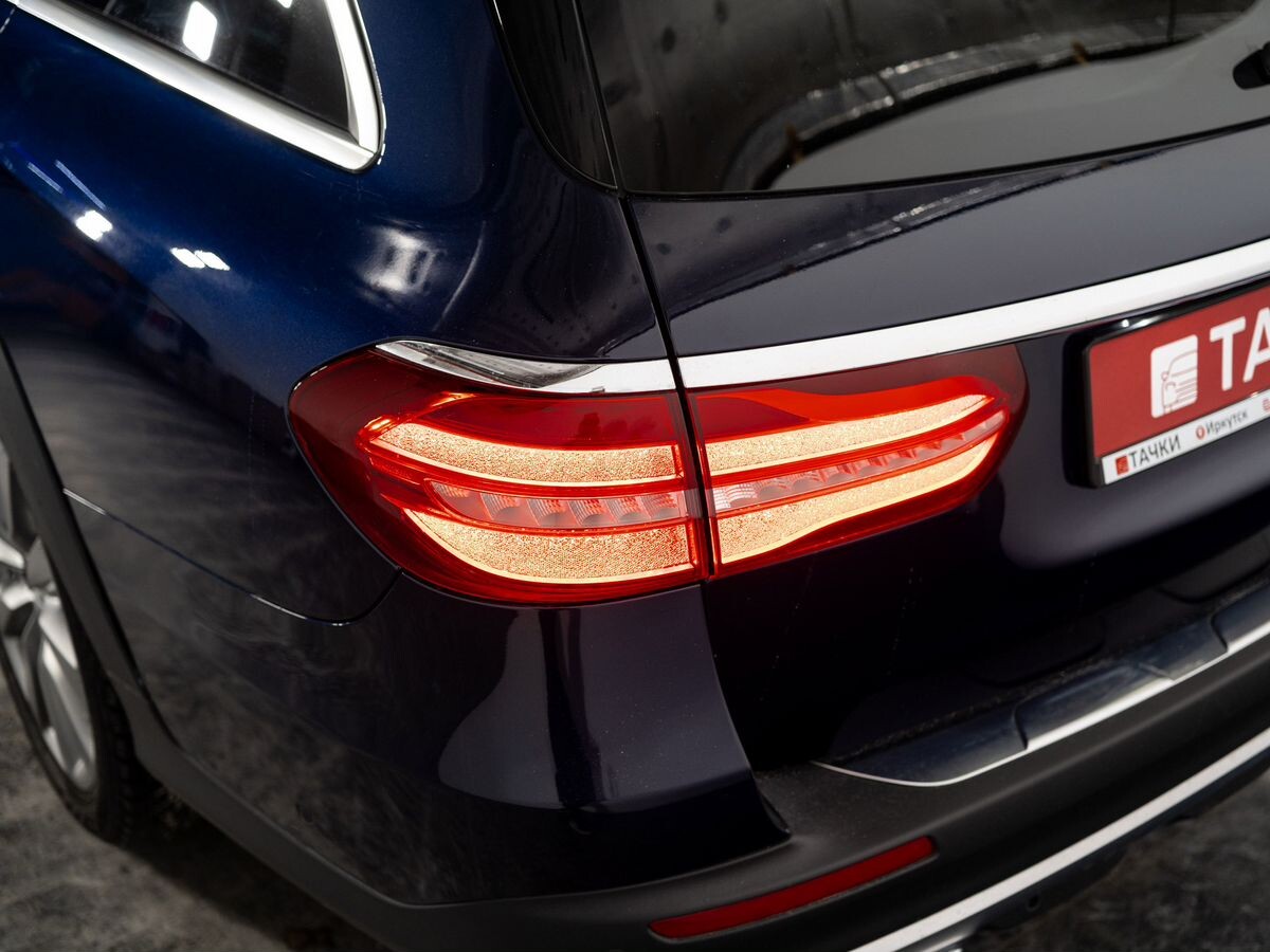 Mercedes-Benz E-Класс 2018 - фото автомобиля