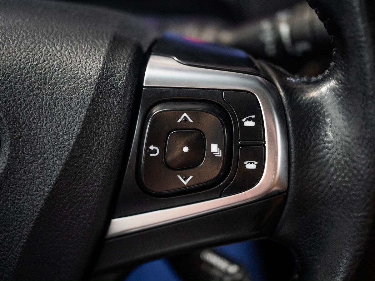 Toyota Camry 2017 - фото автомобиля