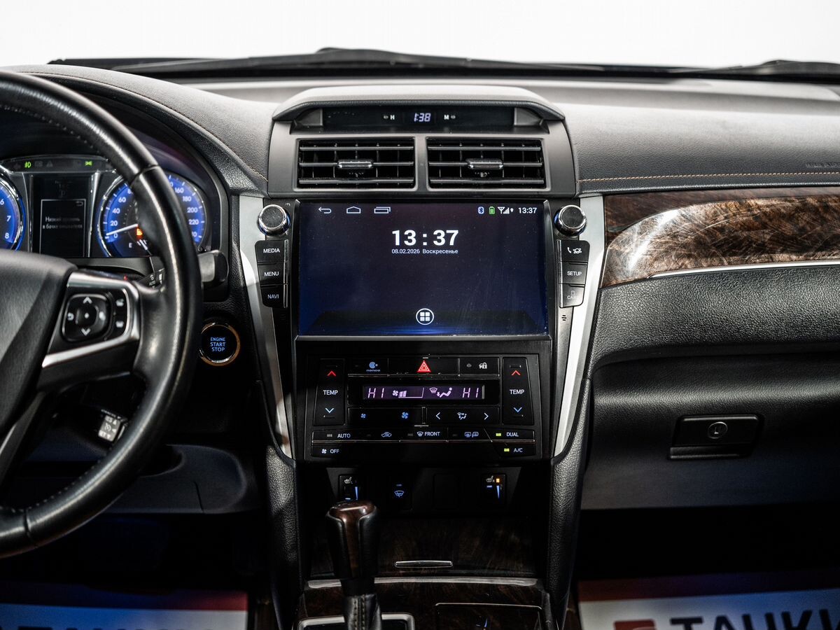 Toyota Camry 2017 - фото автомобиля