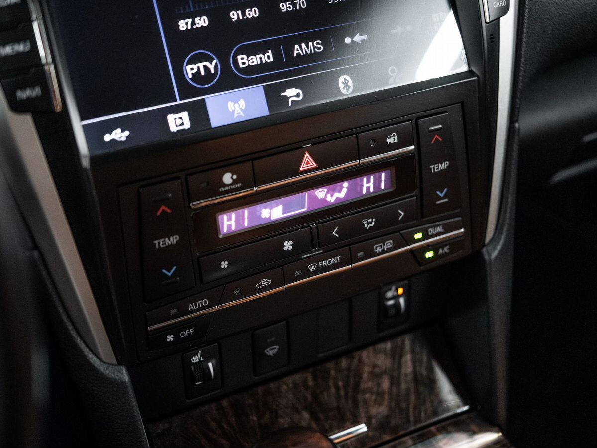 Toyota Camry 2017 - фото автомобиля