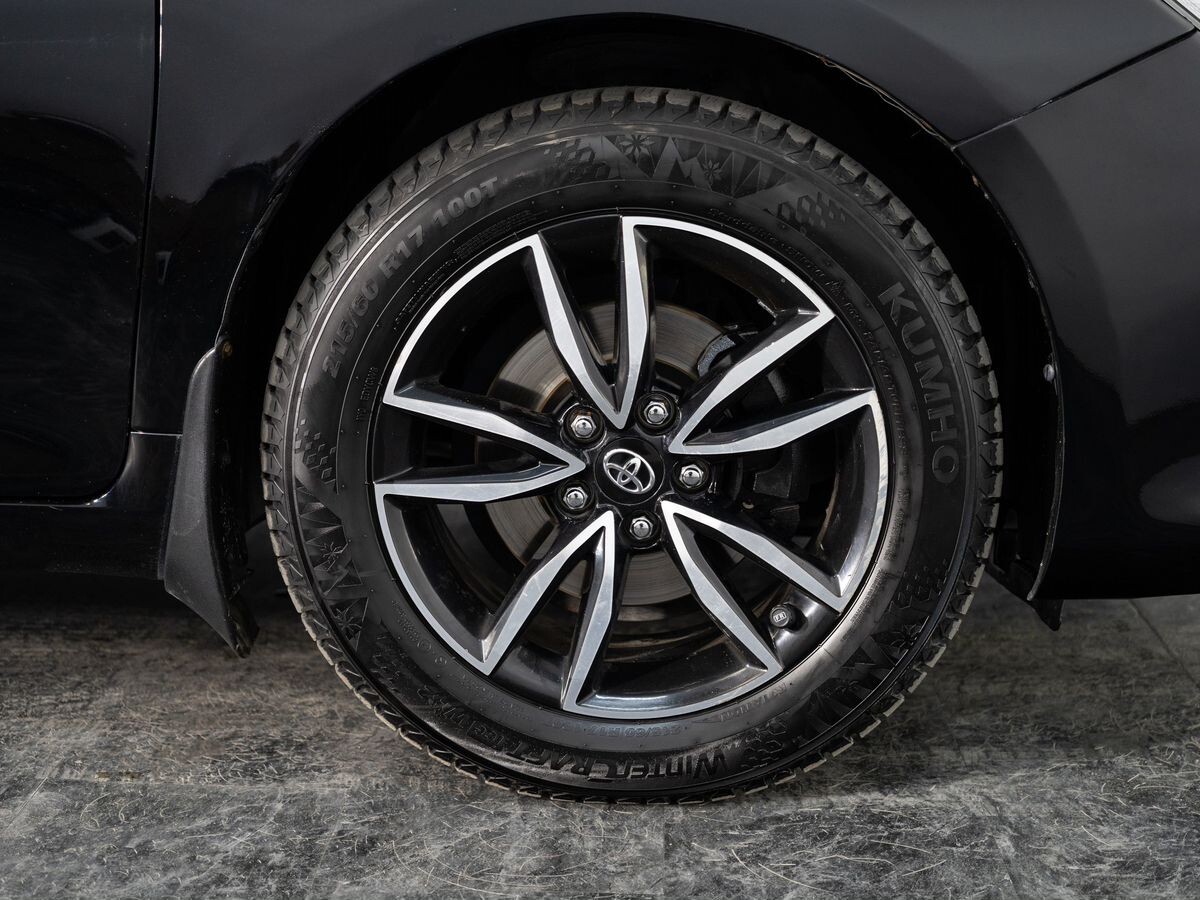 Toyota Camry 2017 - фото автомобиля