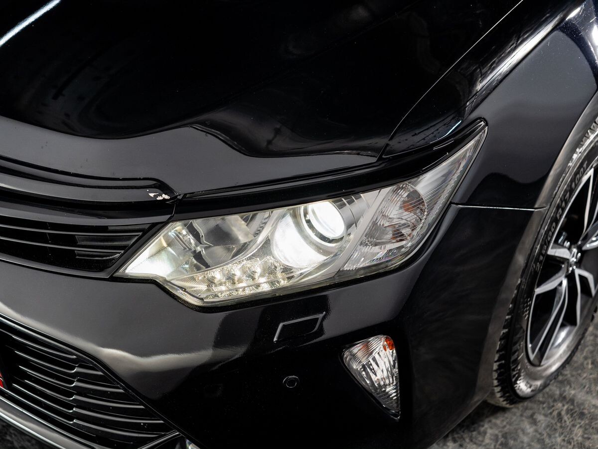 Toyota Camry 2017 - фото автомобиля