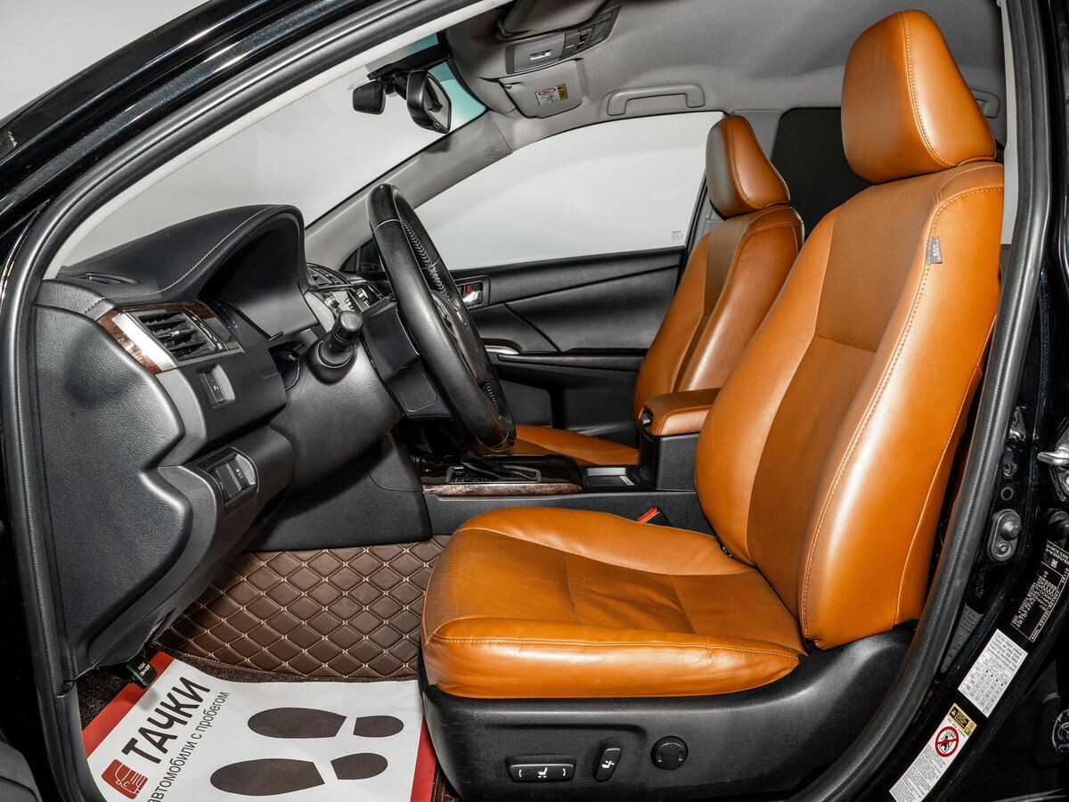 Toyota Camry 2017 - фото автомобиля