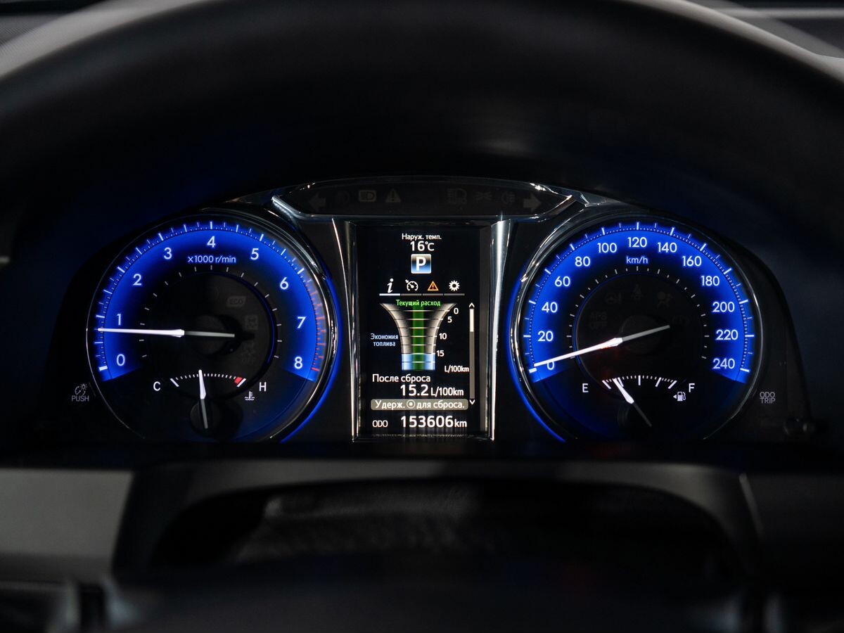 Toyota Camry 2017 - фото автомобиля