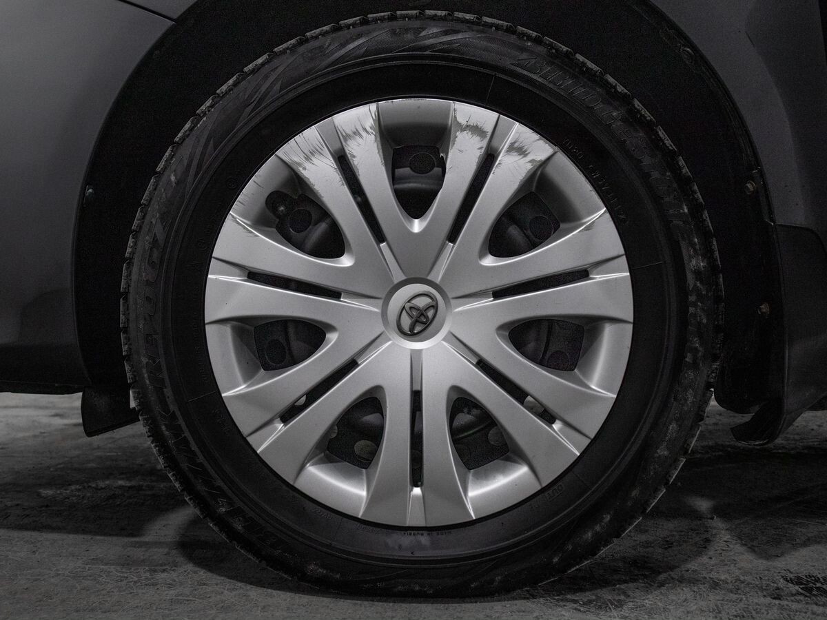 Toyota Corolla 2010 - фото автомобиля