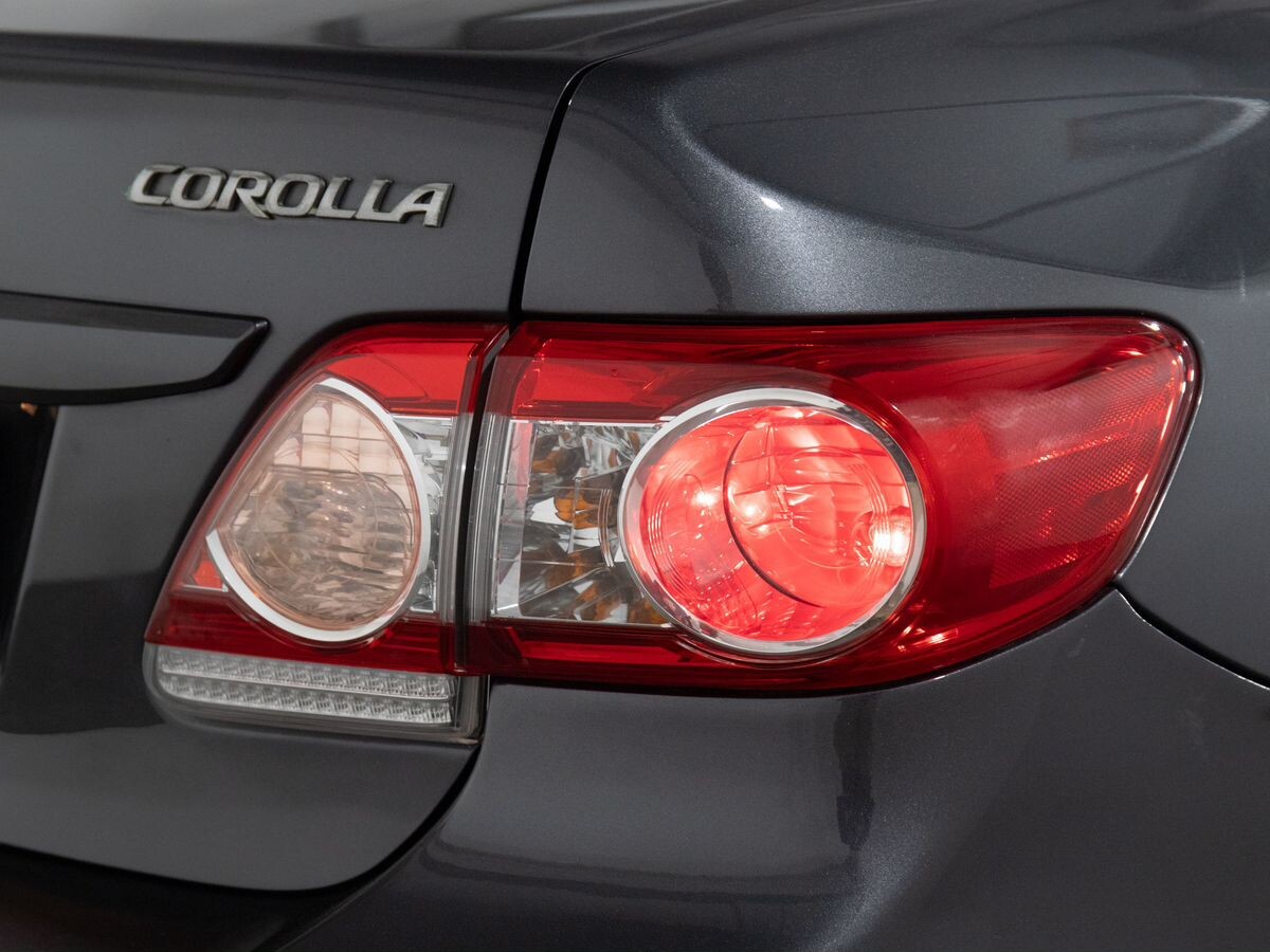 Toyota Corolla 2010 - фото автомобиля