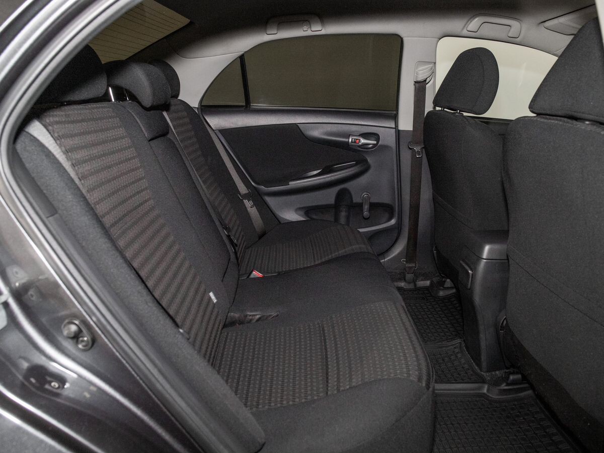 Toyota Corolla 2010 - фото автомобиля