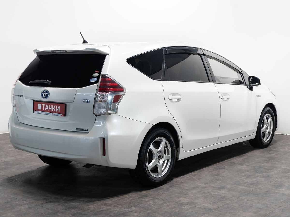 Toyota Prius Alpha 2015 - фото автомобиля