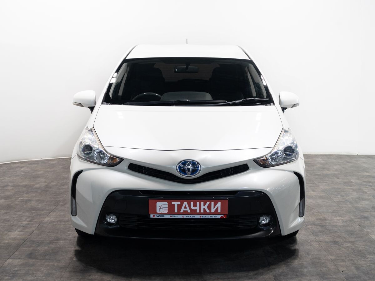 Toyota Prius Alpha 2015 - фото автомобиля