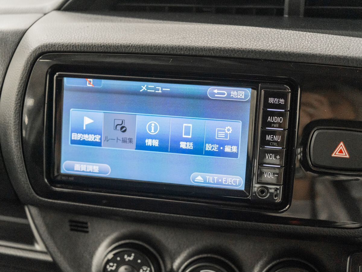 Toyota Vitz 2018 - фото автомобиля