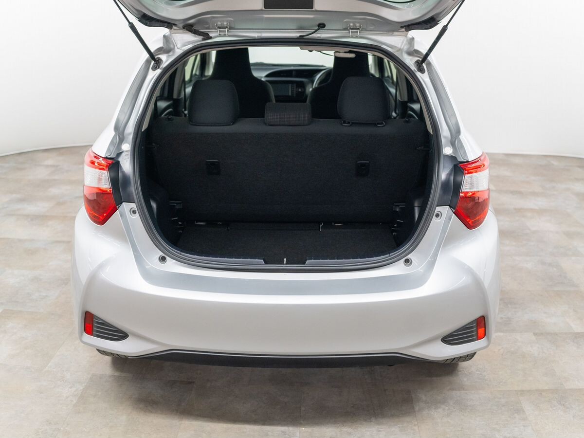 Toyota Vitz 2018 - фото автомобиля