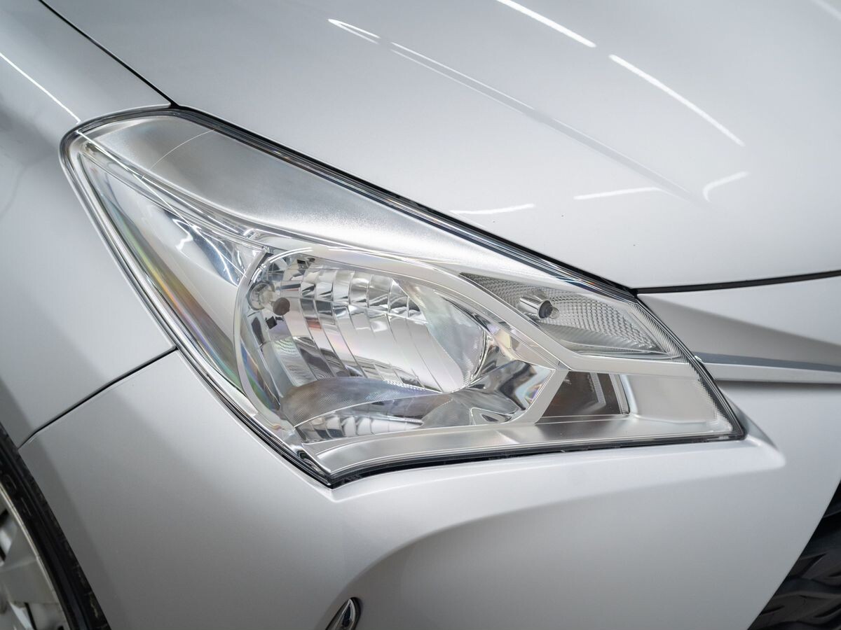 Toyota Vitz 2018 - фото автомобиля