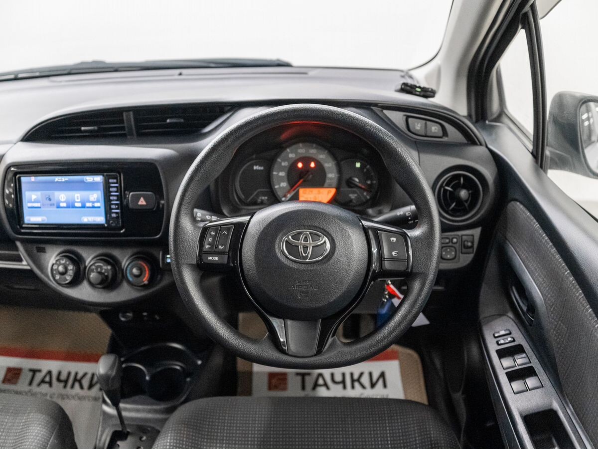 Toyota Vitz 2018 - фото автомобиля