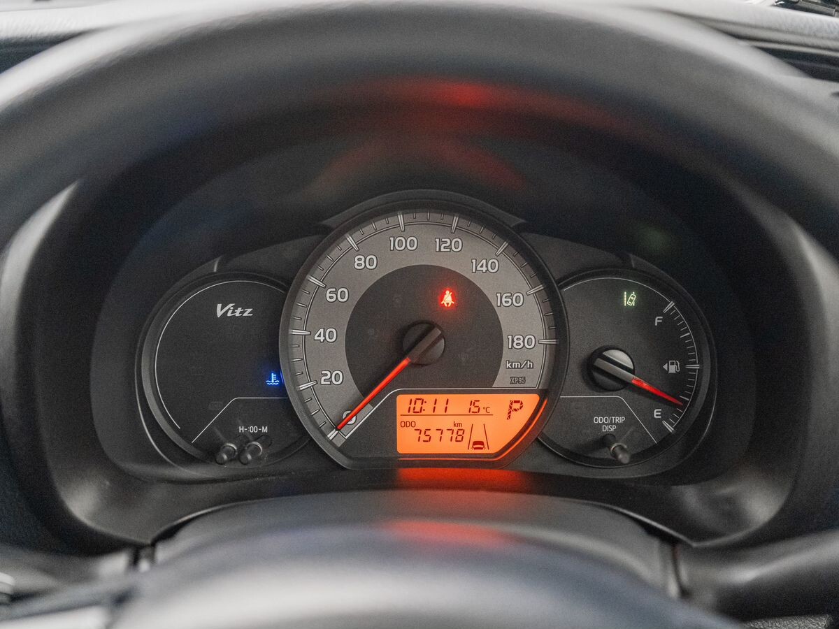 Toyota Vitz 2018 - фото автомобиля