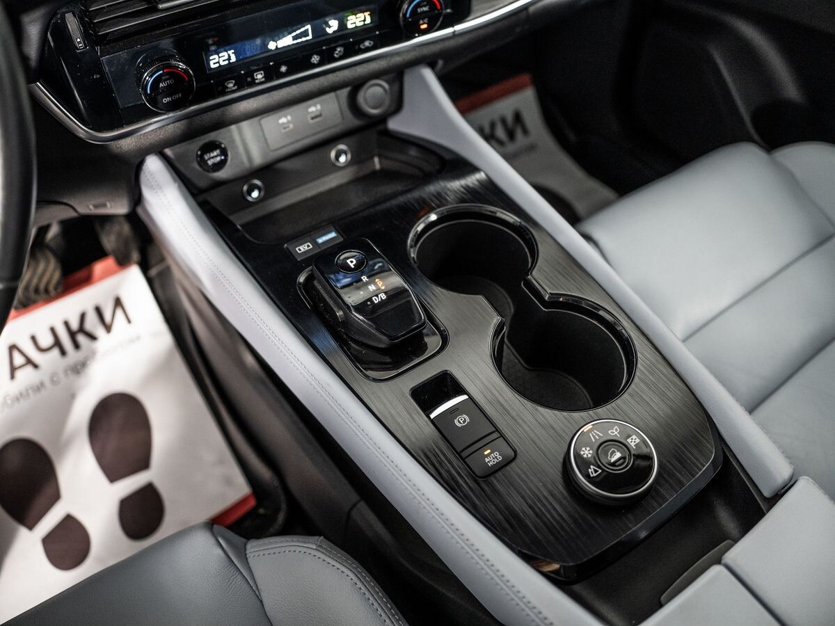 Nissan X-Trail 2023 - фото автомобиля