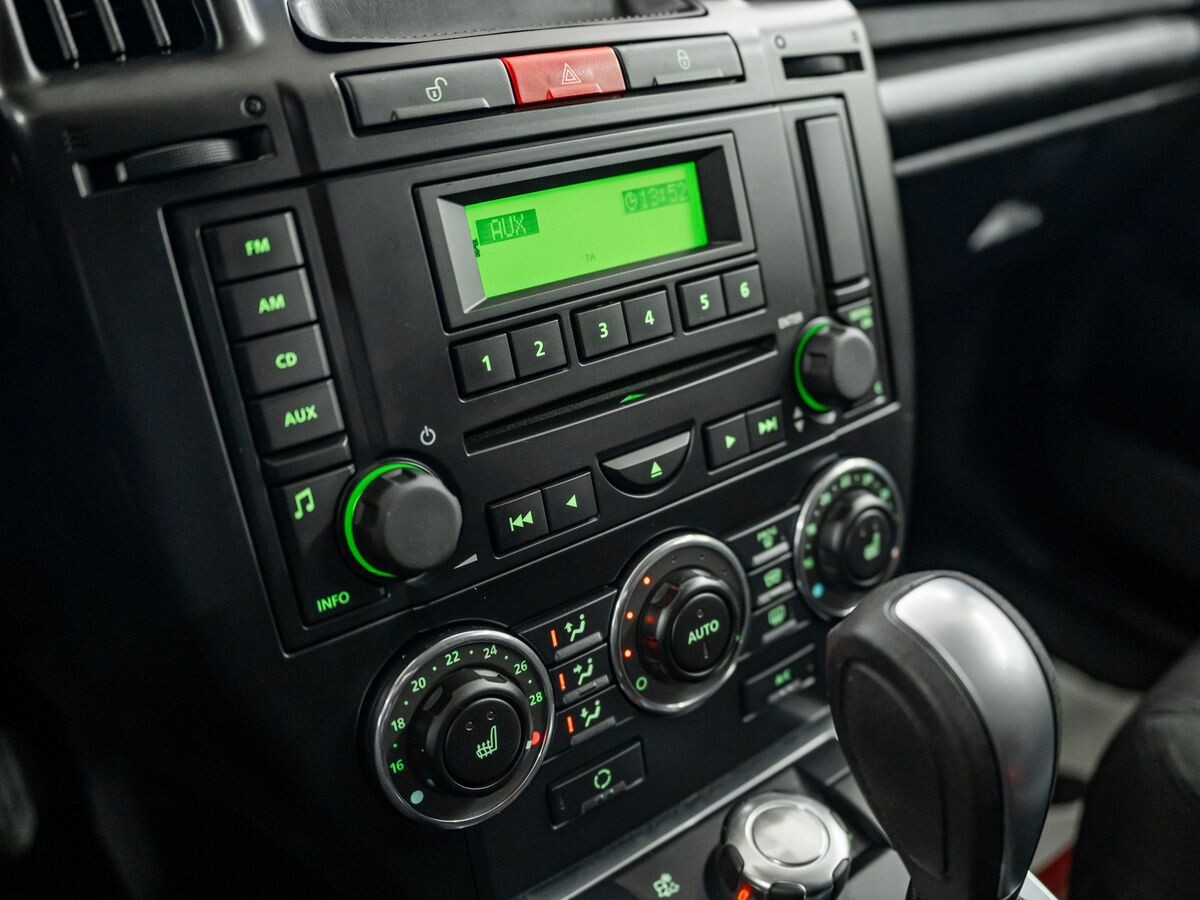 Land Rover Freelander 2012 - фото автомобиля