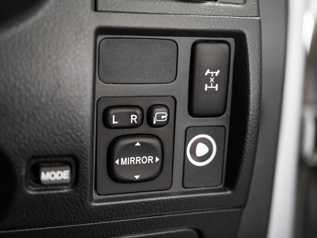 Toyota Rush 2010 - фото автомобиля