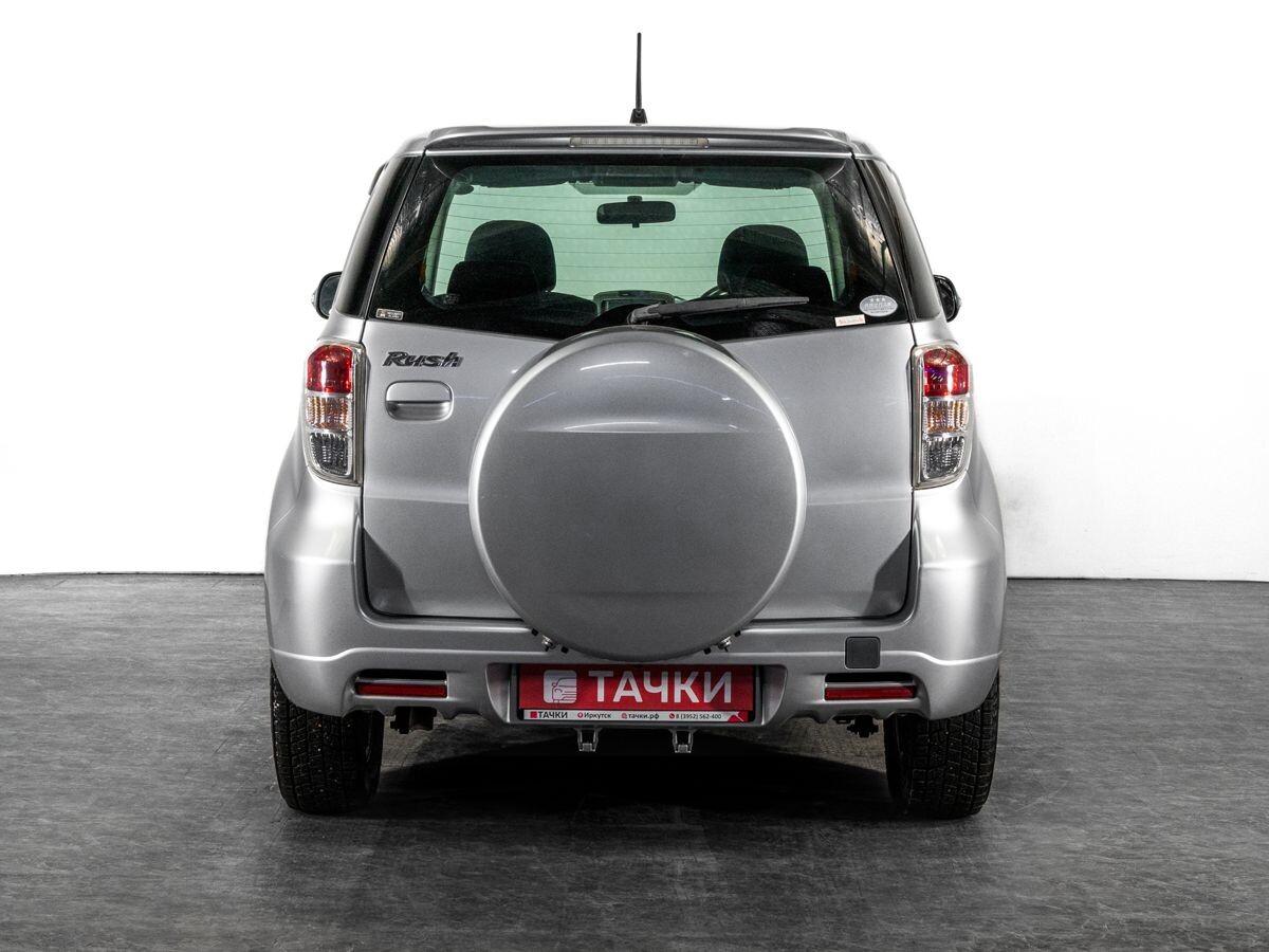 Toyota Rush 2010 - фото автомобиля