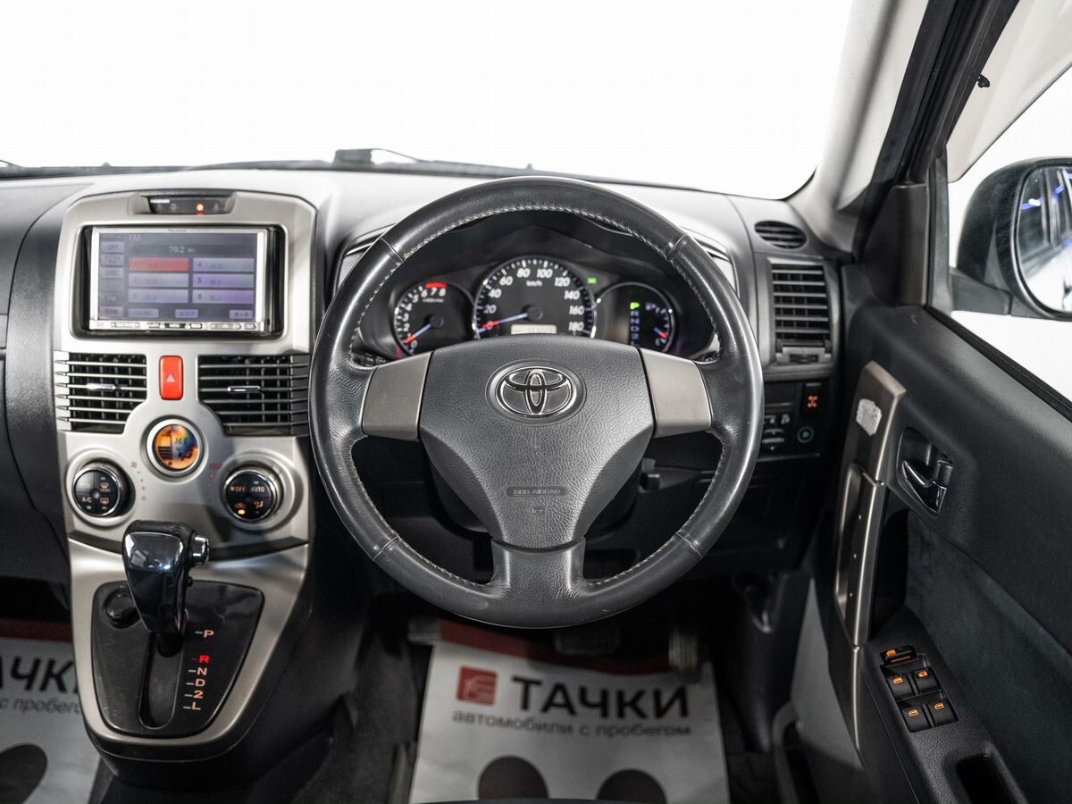 Toyota Rush 2010 - фото автомобиля