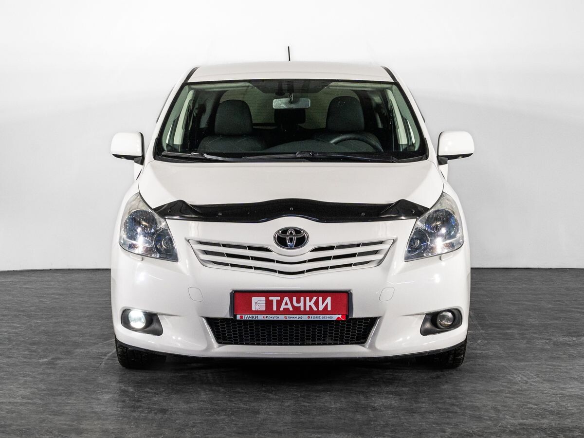 Toyota Verso 2011 - фото автомобиля