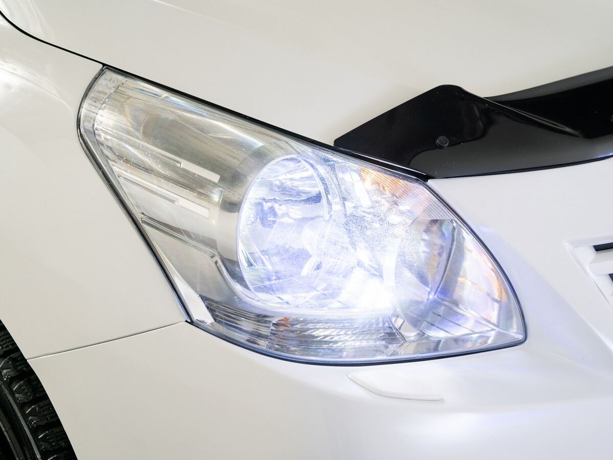 Toyota Verso 2011 - фото автомобиля