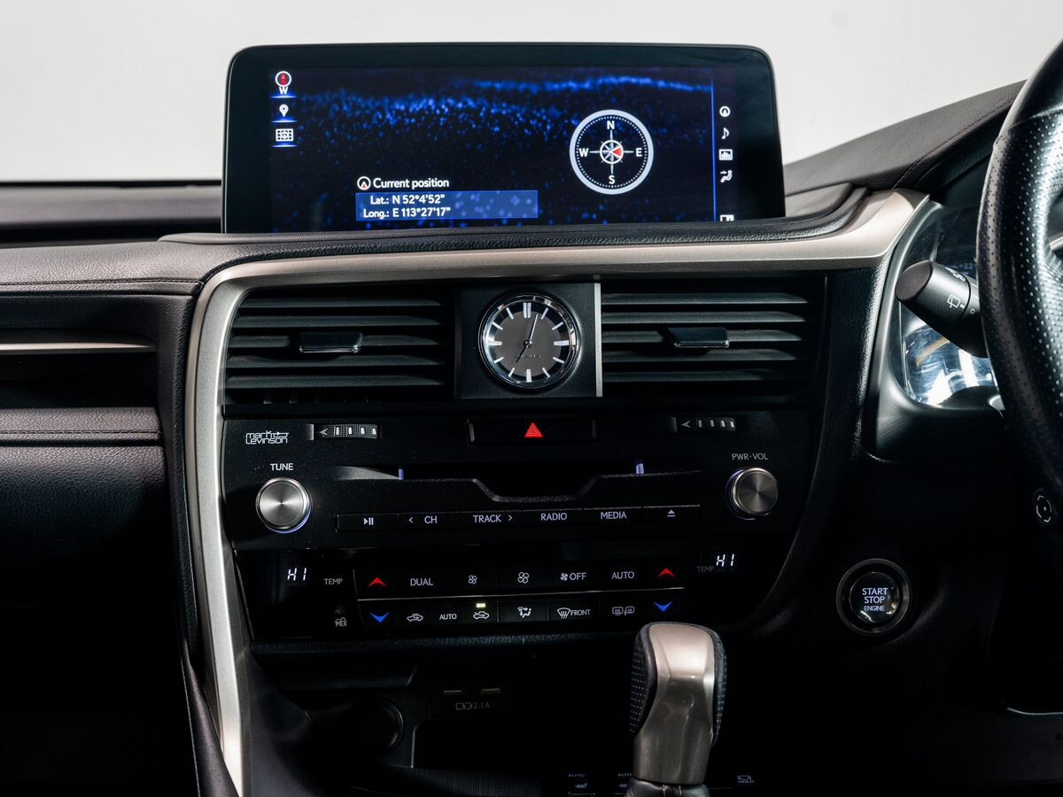 Lexus RX300 2020 - фото автомобиля