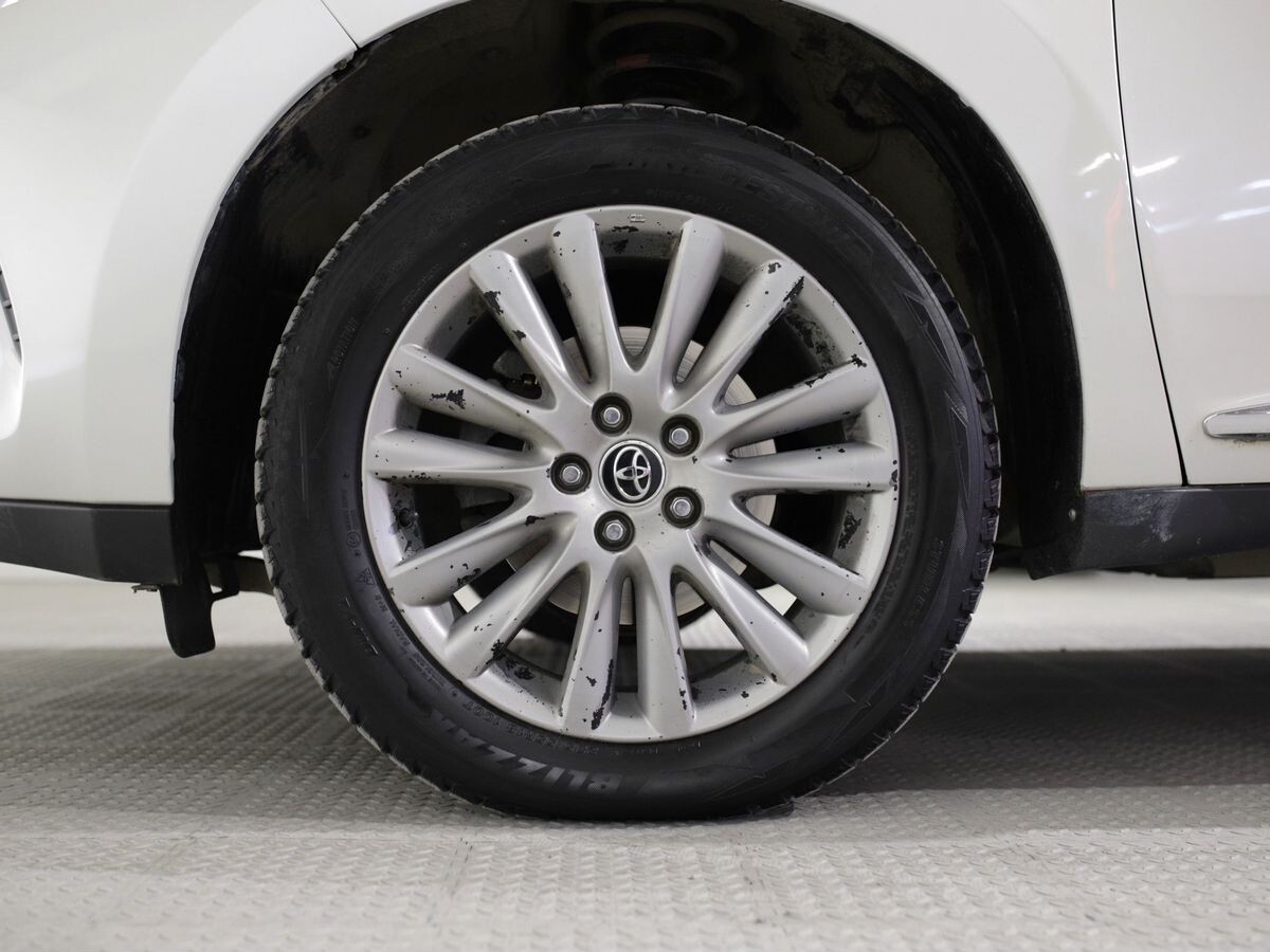 Toyota Harrier 2017 - фото автомобиля