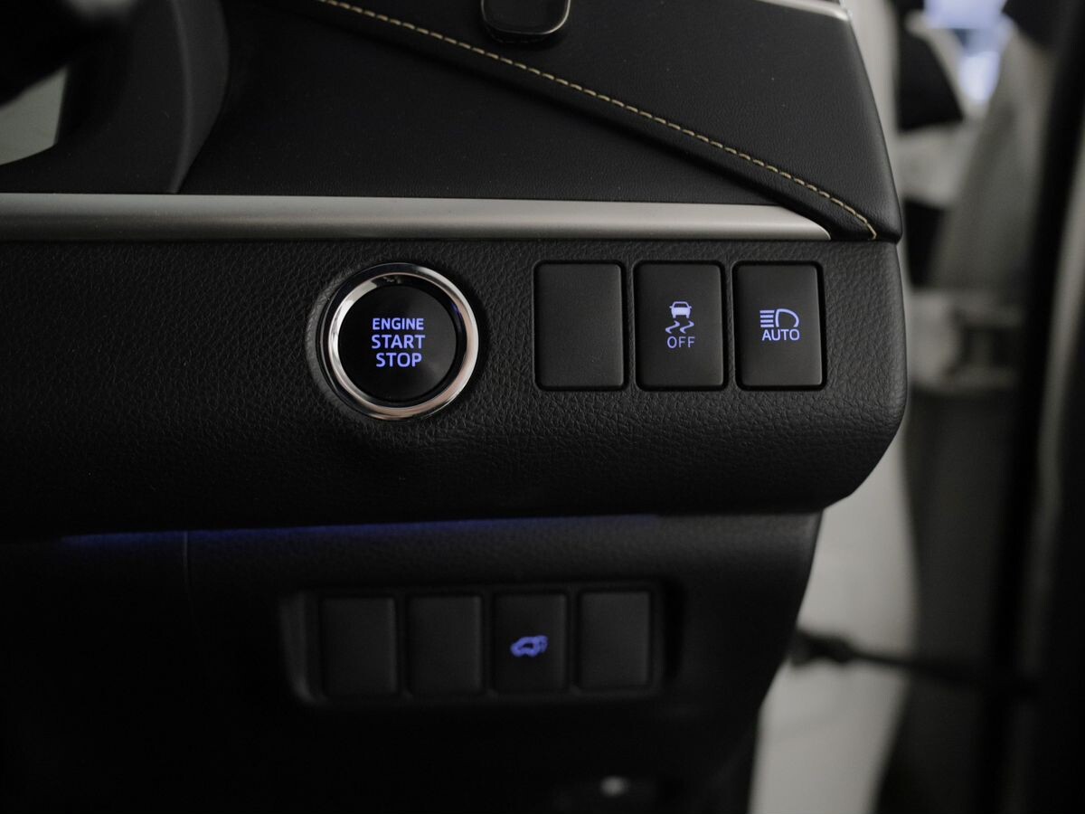 Toyota Harrier 2017 - фото автомобиля