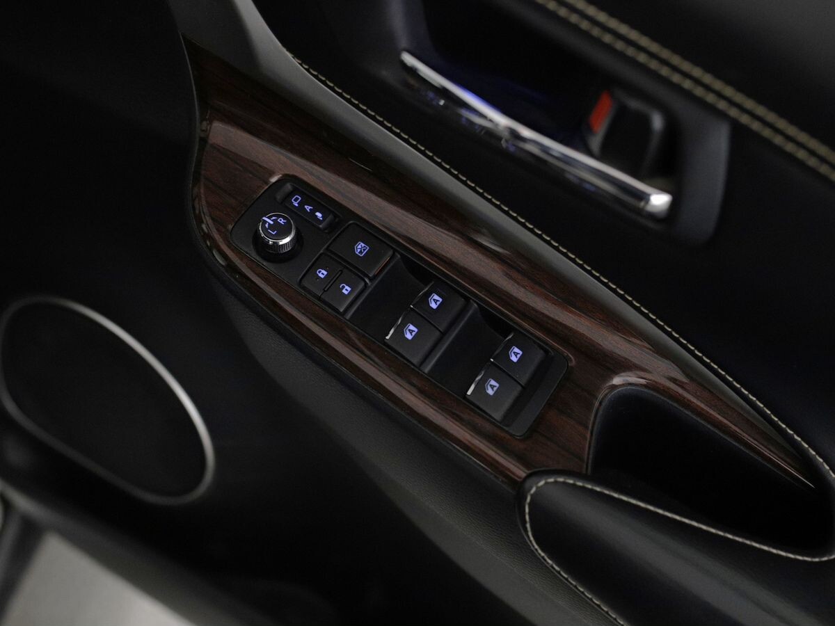 Toyota Harrier 2017 - фото автомобиля