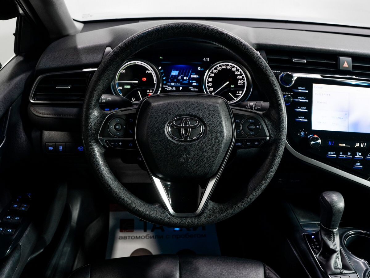 Toyota Camry 2020 - фото автомобиля
