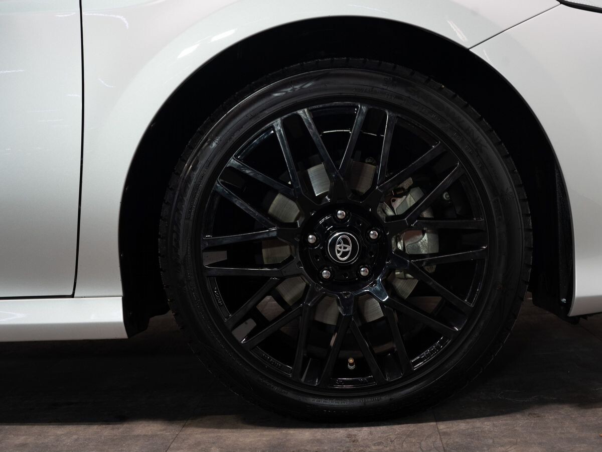 Toyota Camry 2020 - фото автомобиля