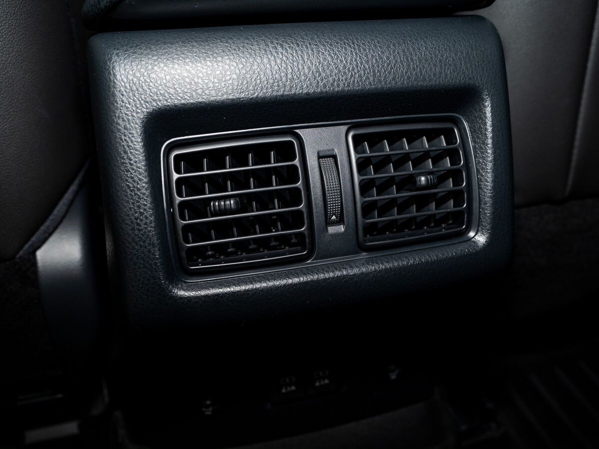 Toyota Camry 2020 - фото автомобиля