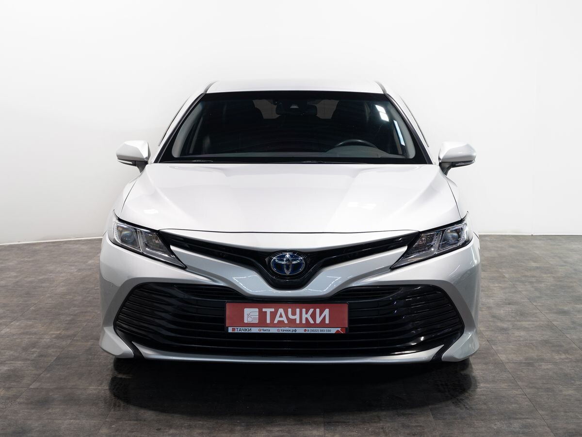 Toyota Camry 2020 - фото автомобиля