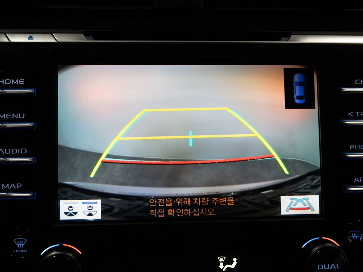 Toyota Camry 2020 - фото автомобиля