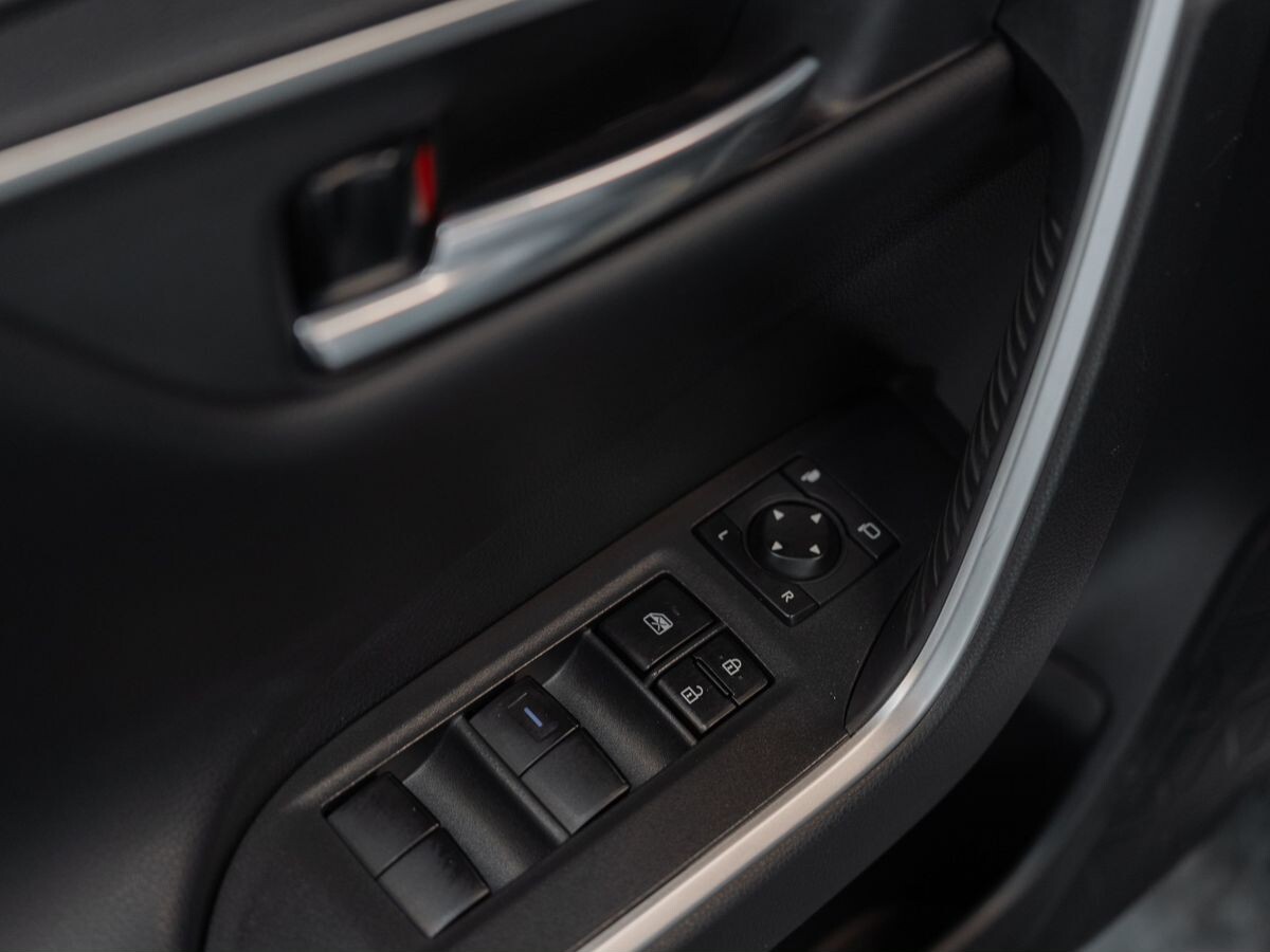 Toyota RAV4 2021 - фото автомобиля