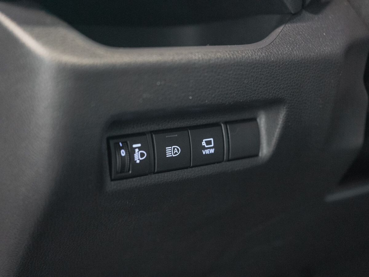 Toyota RAV4 2021 - фото автомобиля