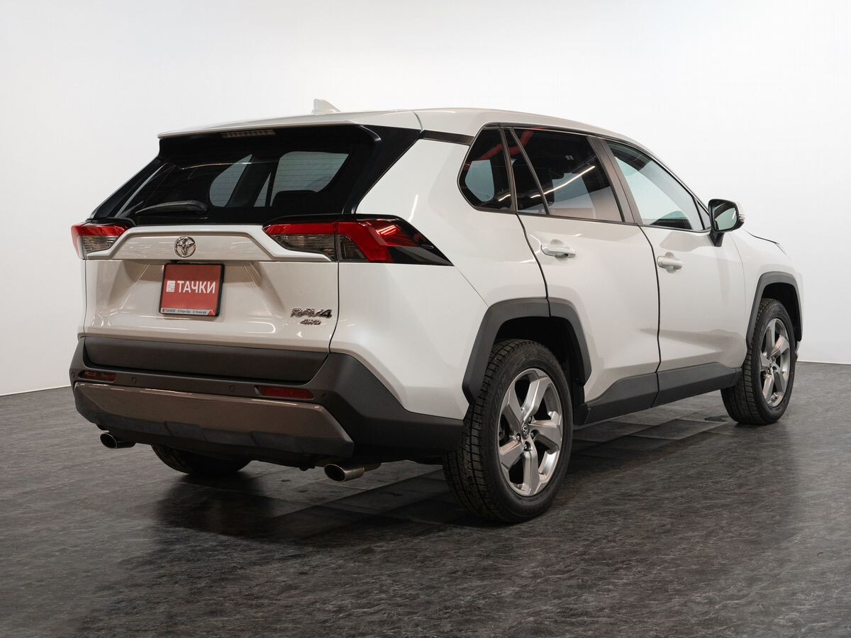Toyota RAV4 2021 - фото автомобиля