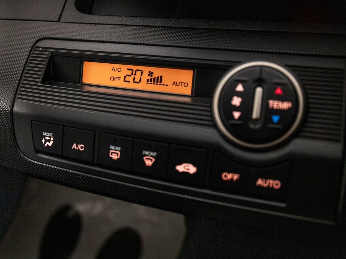 Honda Freed 2011 - фото автомобиля